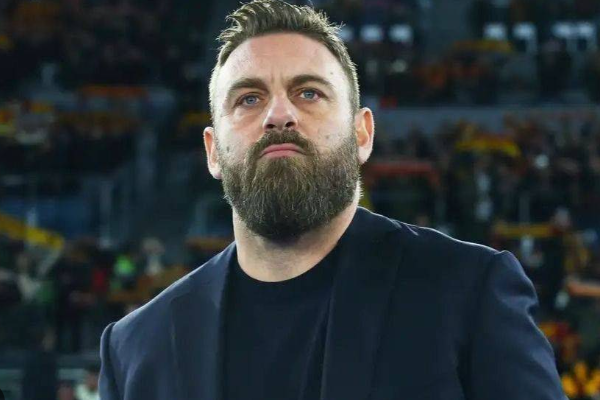 德羅西現任哪個球隊主帥？